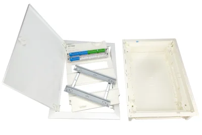 Щит встраиваемый KVM, 2 ряда, 24+4 мод, металл.дверца